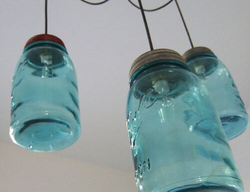 Riciclare vecchi barattoli di vetro, realizzando lampadari